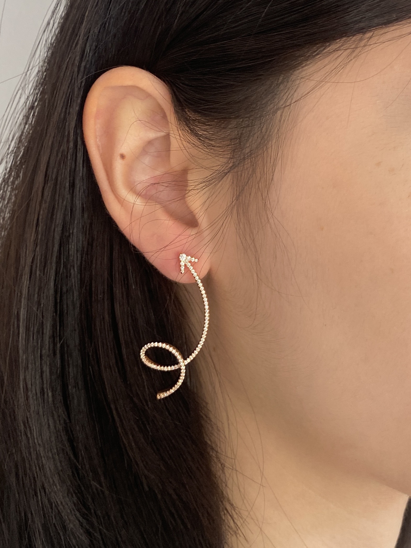 Curve Arrow Crystal Earring E10