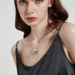 White Gold Heart Chain Necklace 01